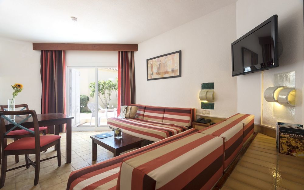 Marinda Garden Aparthotel Cala en Bosch Kültér fotó